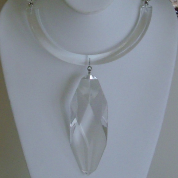 Judith Hendler Clear Lucite Collar Necklace - Picture 8 of 16